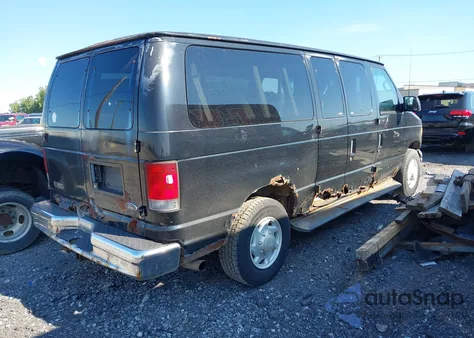 2002 Ford Econoline E350 Super Duty Wagon z USA, uszkodzony, nr VIN 1FBNE31S52HB62465
